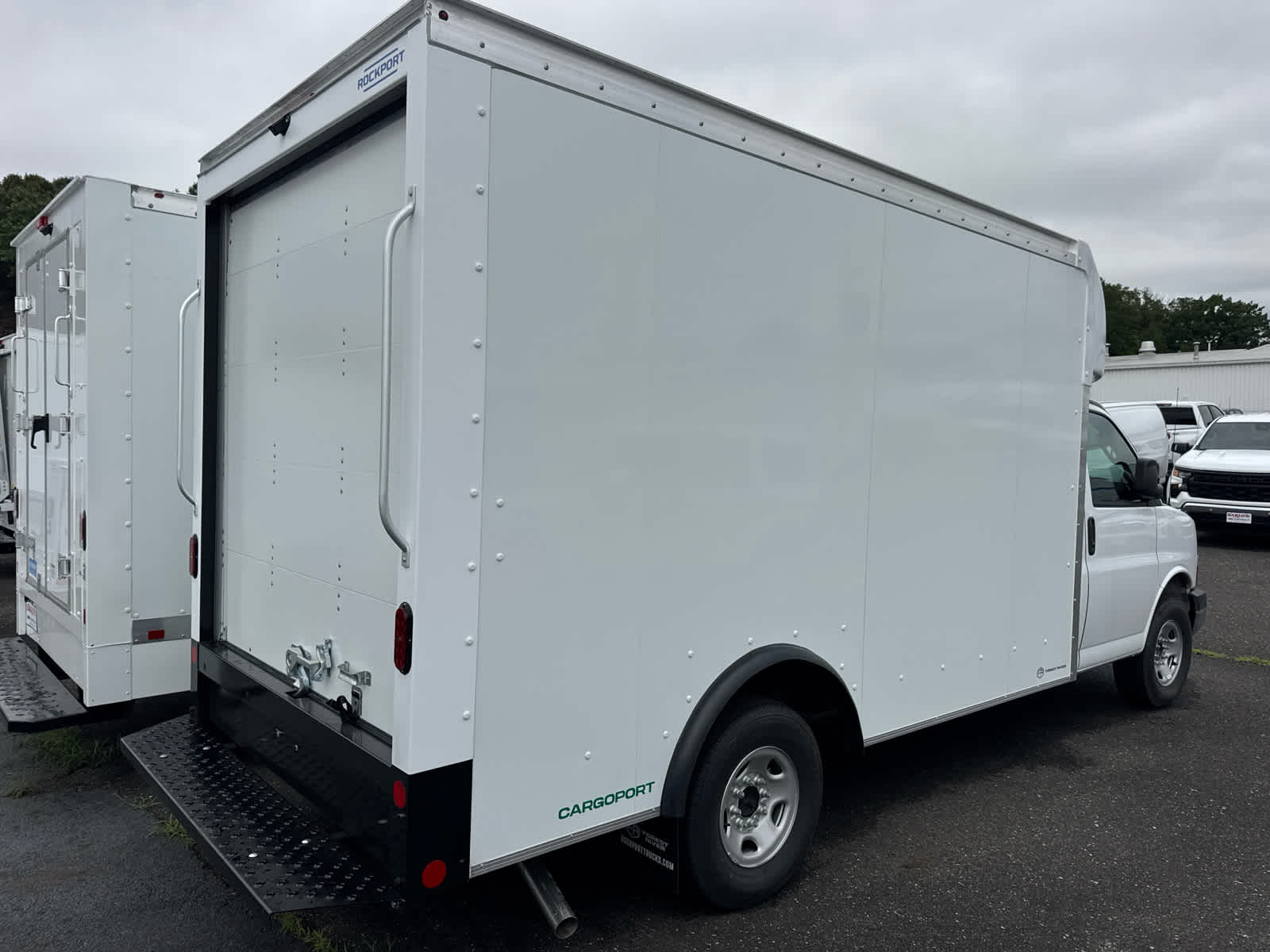 2026 Chevrolet Express Cutaway 3500 1WT