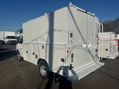 2026 Chevrolet Express Cutaway 3500 1WT