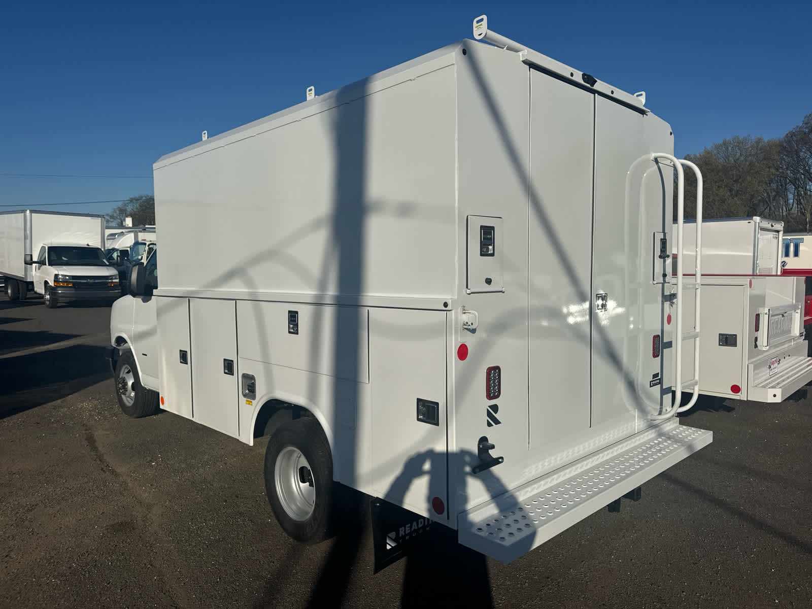 2026 Chevrolet Express Cutaway 3500 1WT