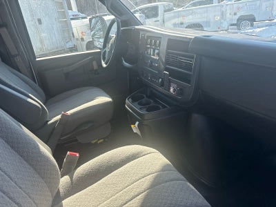 2025 Chevrolet Express Cutaway 3500 1WT