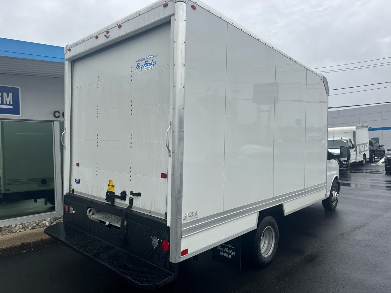 2025 Chevrolet Express Cutaway 3500 1WT