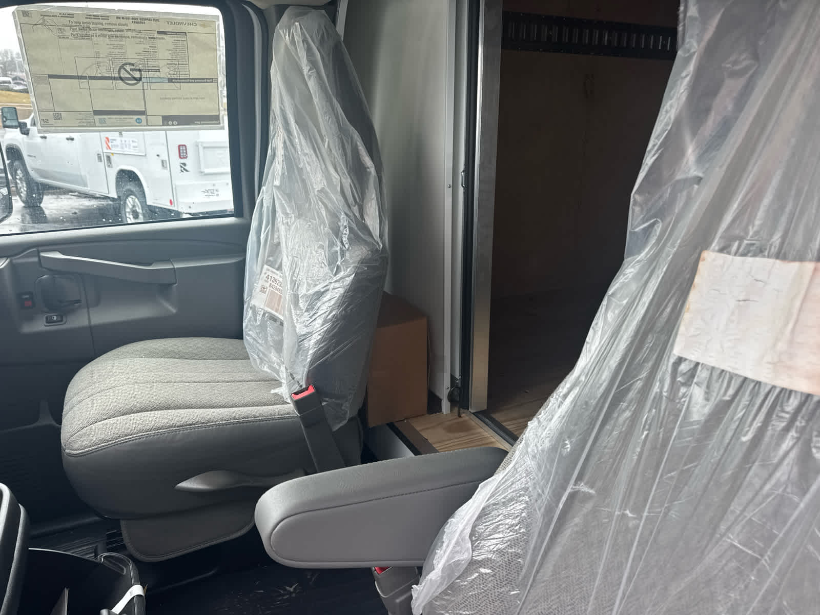 2025 Chevrolet Express Cutaway 3500 1WT