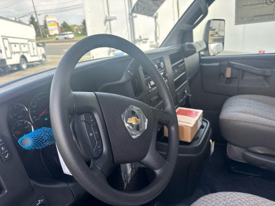2025 Chevrolet Express Cutaway 3500 1WT