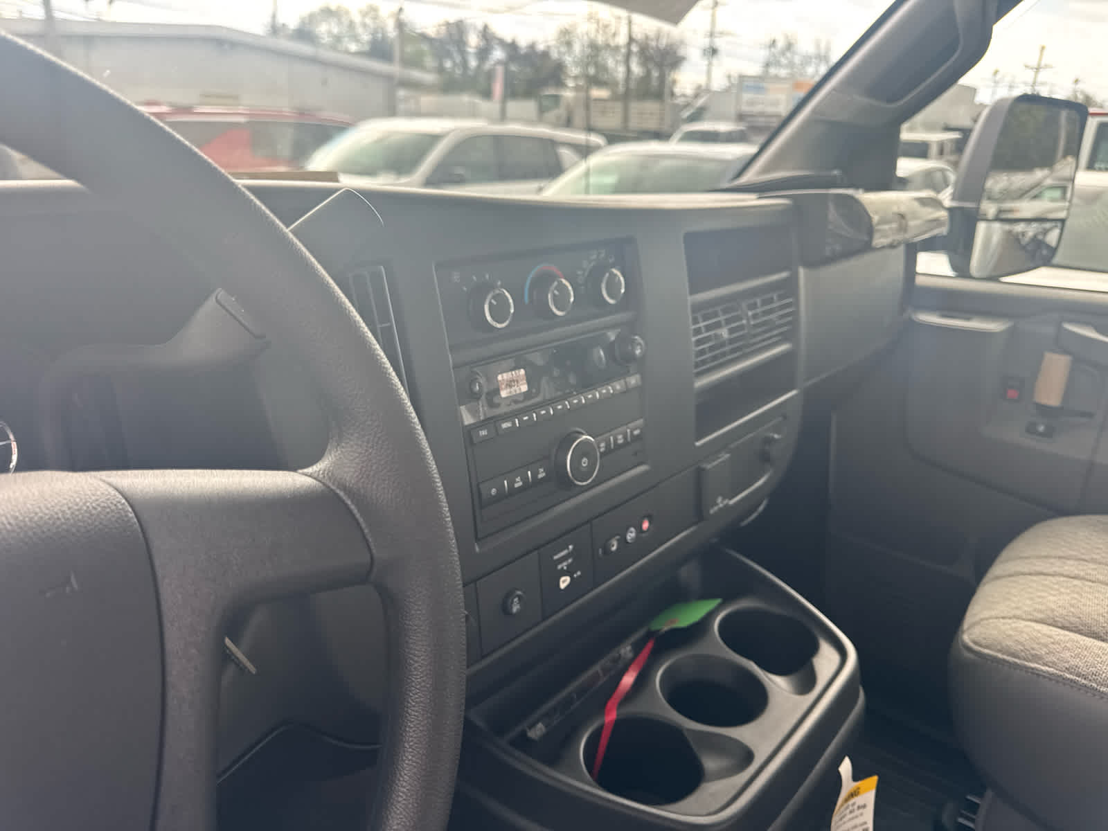 2025 Chevrolet Express Cutaway 3500 1WT