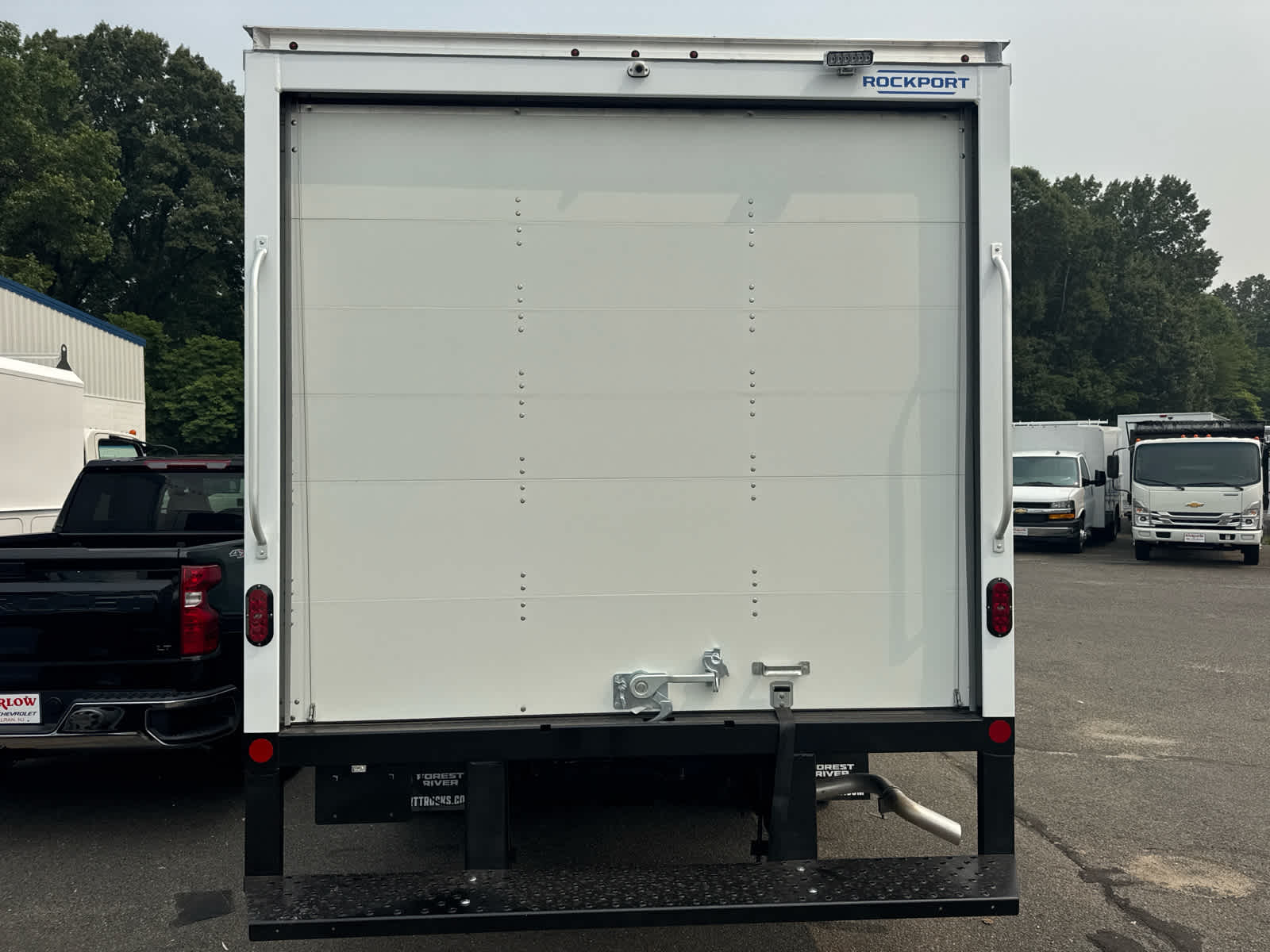 2026 Chevrolet Express Cutaway 3500 1WT