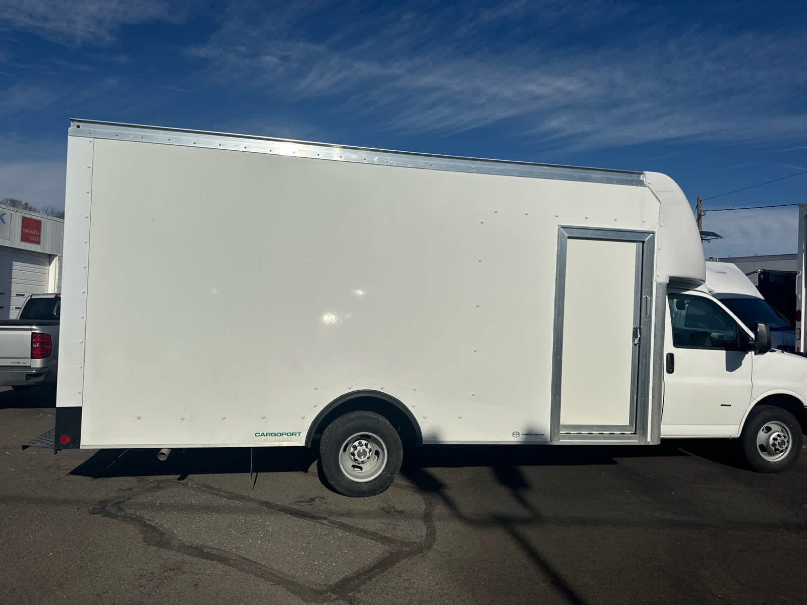 2025 Chevrolet Express Cutaway 3500 1WT