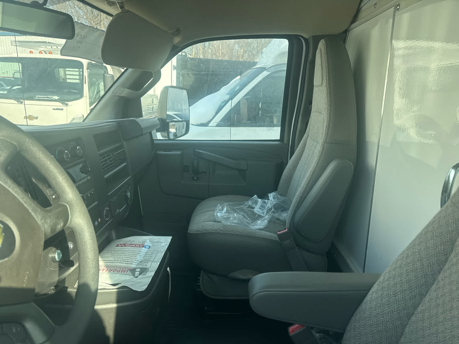 2024 Chevrolet Express Cutaway 4500 2WT