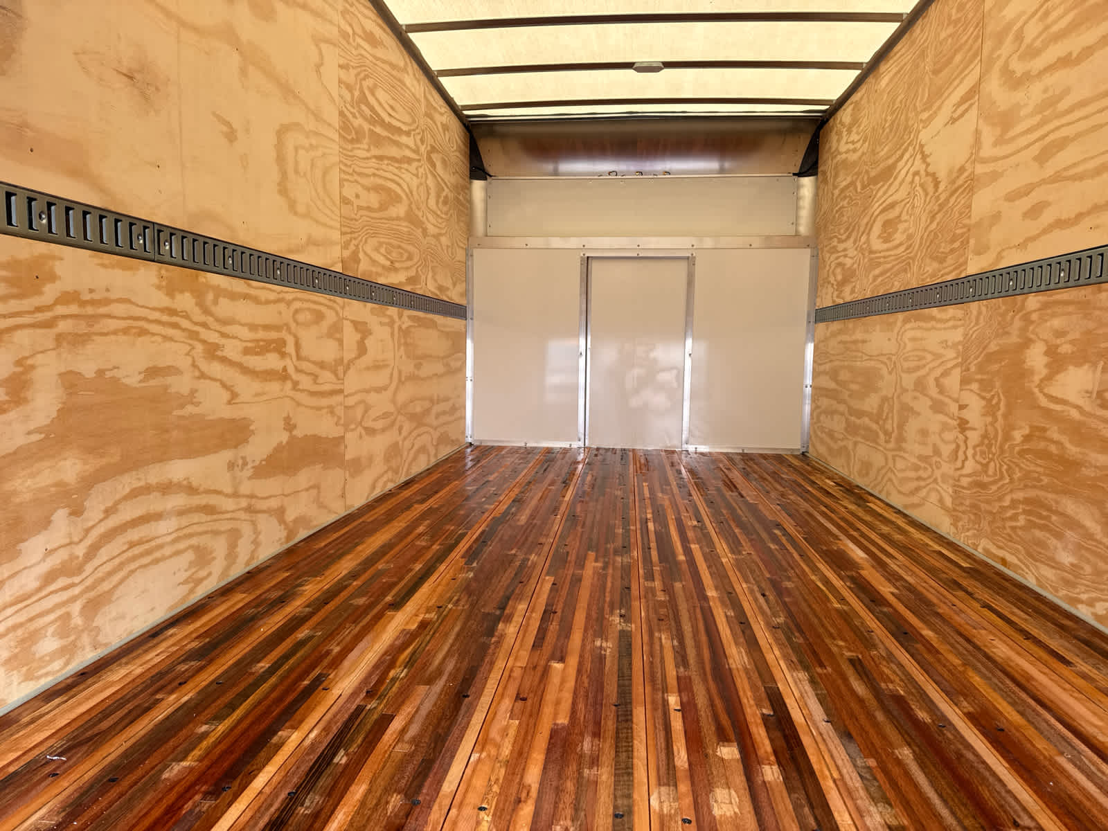 2026 Chevrolet Express Cutaway 4500 2WT