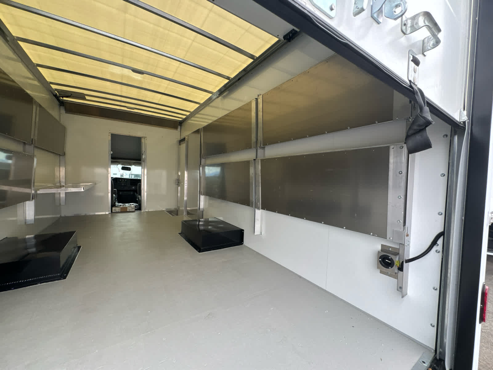 2026 Chevrolet Express Cutaway 4500 2WT