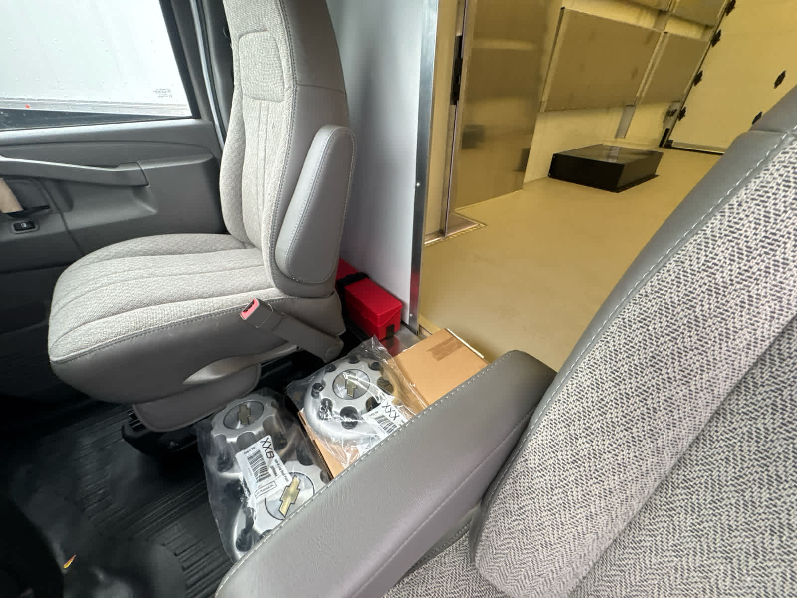 2026 Chevrolet Express Cutaway 4500 2WT