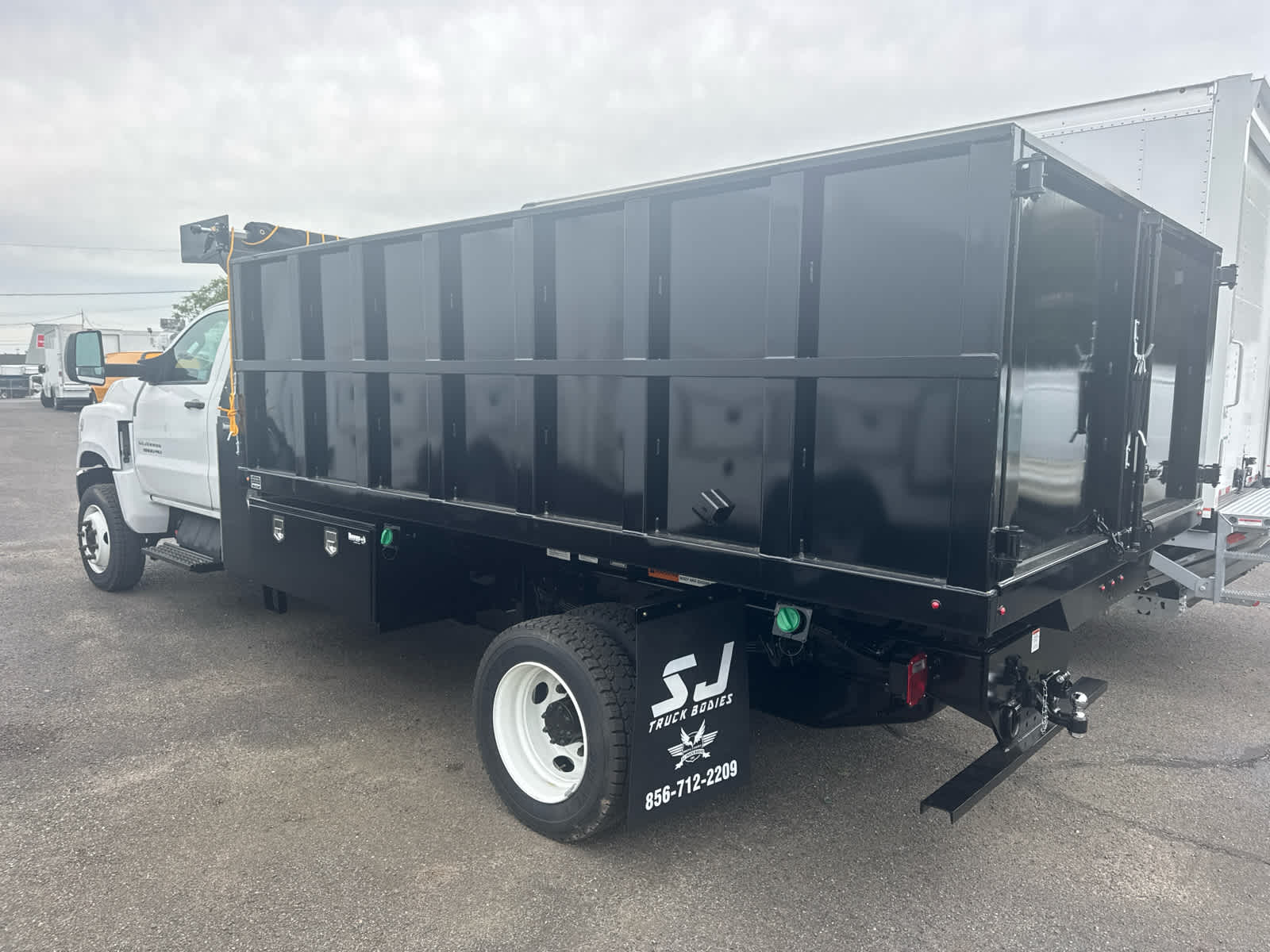 2024 Chevrolet Silverado 5500 HD Work Truck