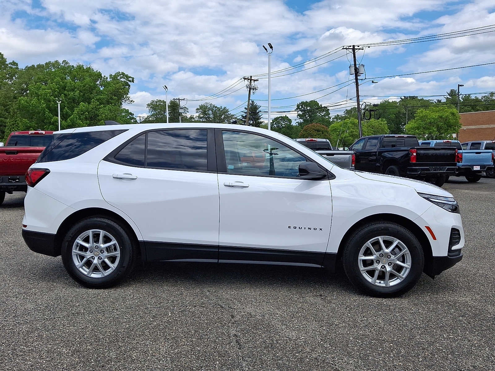 2023 Chevrolet Equinox LS
