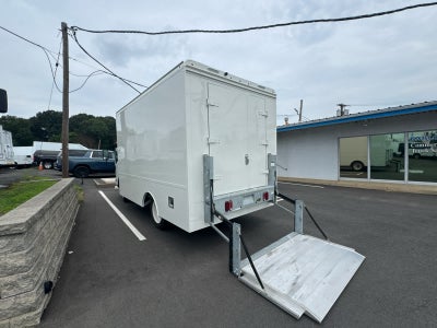 2024 Chevrolet Low Cab Forward 4500 HG NA