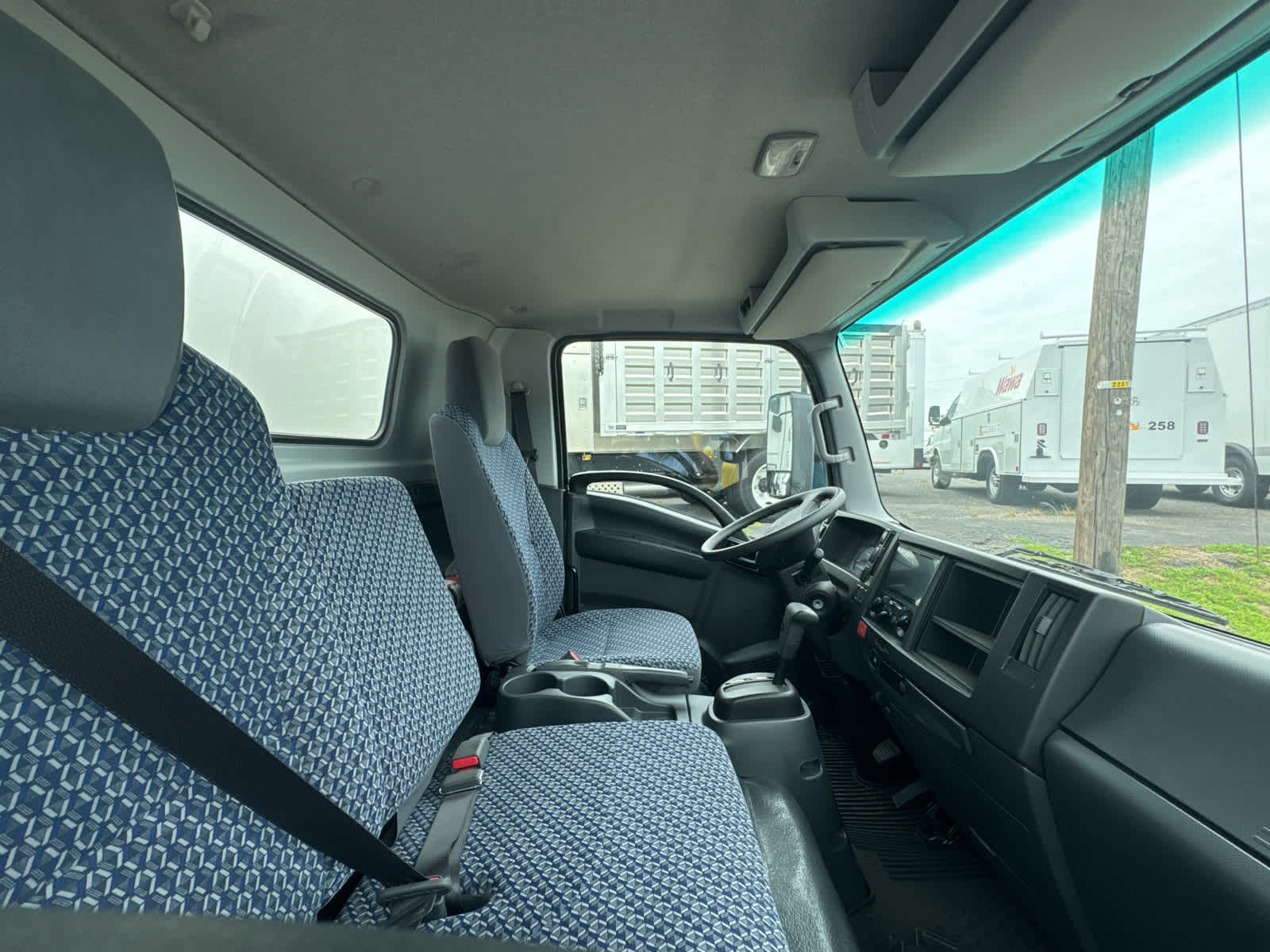 2024 Chevrolet Low Cab Forward 4500 HG NA