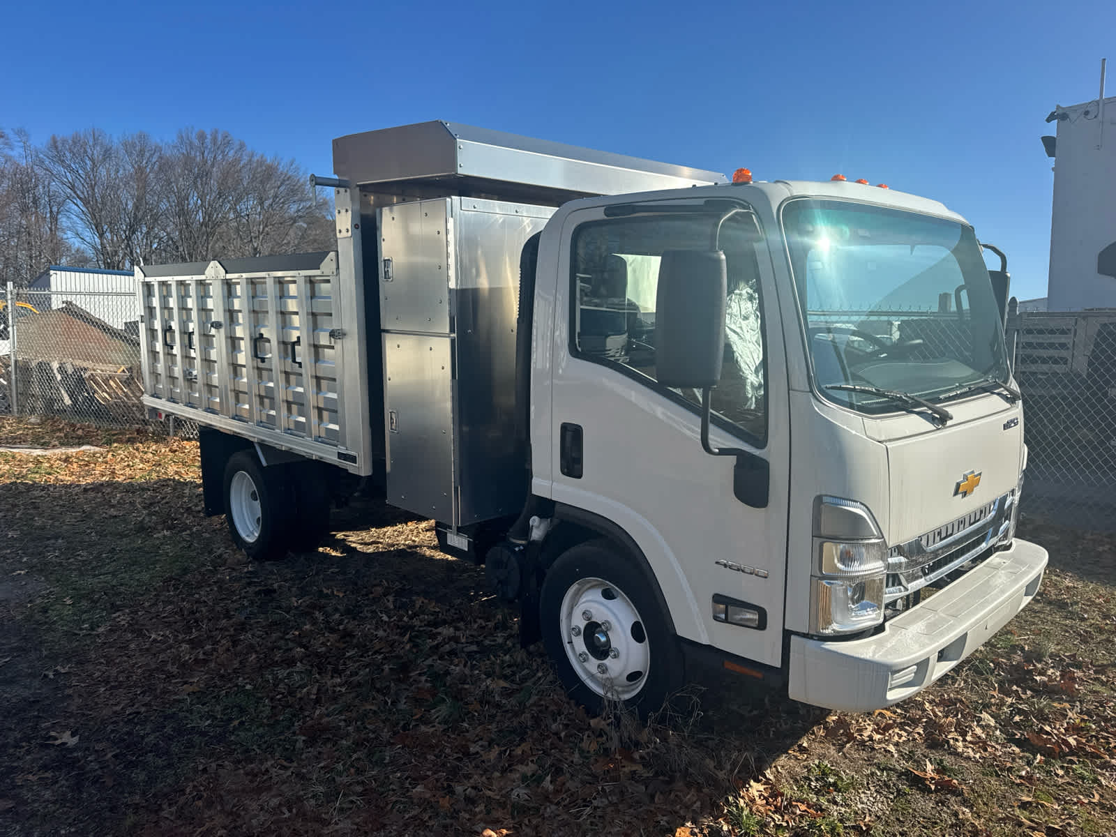 2024 Chevrolet Low Cab Forward 4500 HG NA