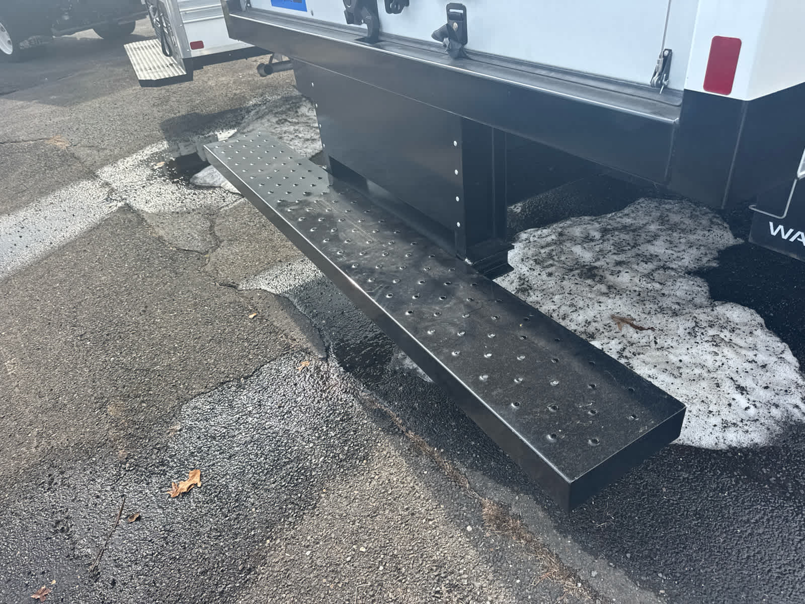 2025 Chevrolet Low Cab Forward 4500 HG 1WT