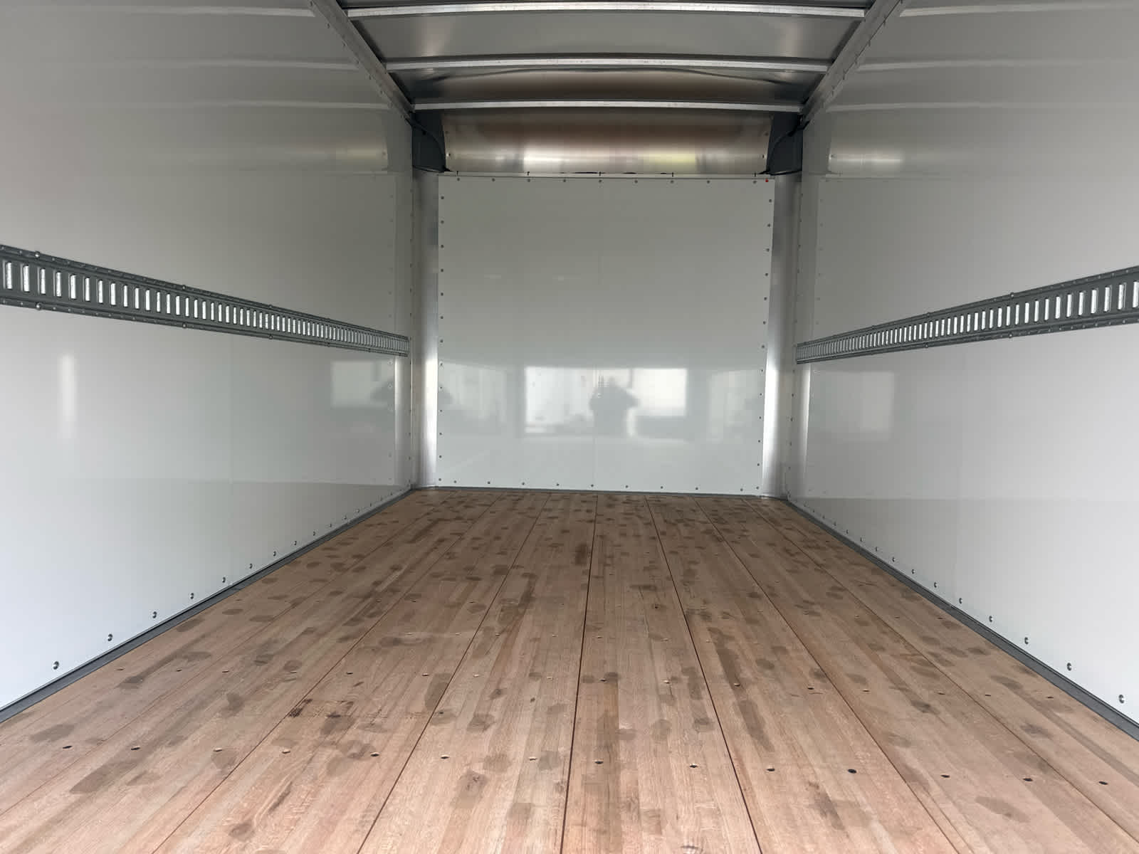 2025 Chevrolet Low Cab Forward 4500 HG 1WT