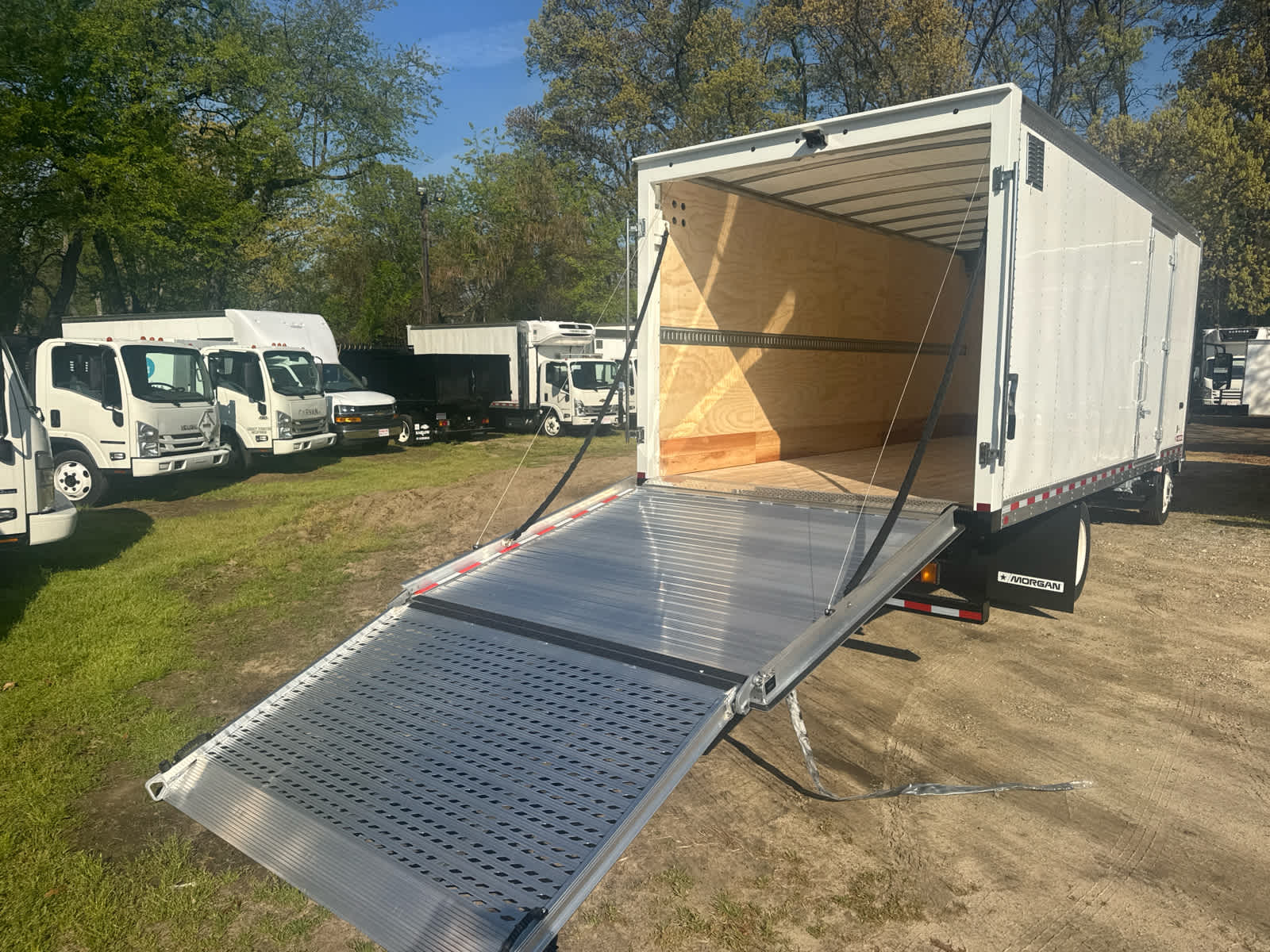 2025 Chevrolet Low Cab Forward 5500 XG 1WT
