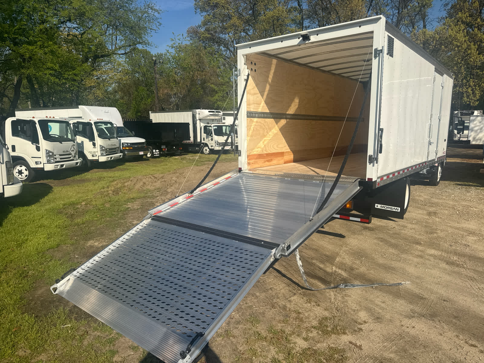2025 Chevrolet Low Cab Forward 5500 XG 1WT