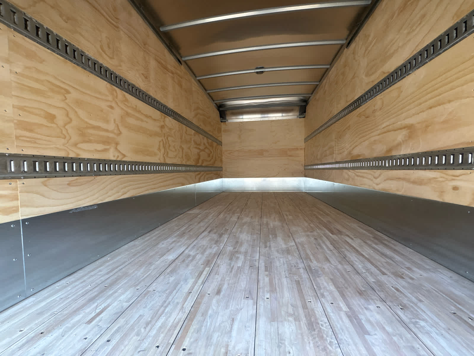 2025 Chevrolet Low Cab Forward 5500 XG 1WT