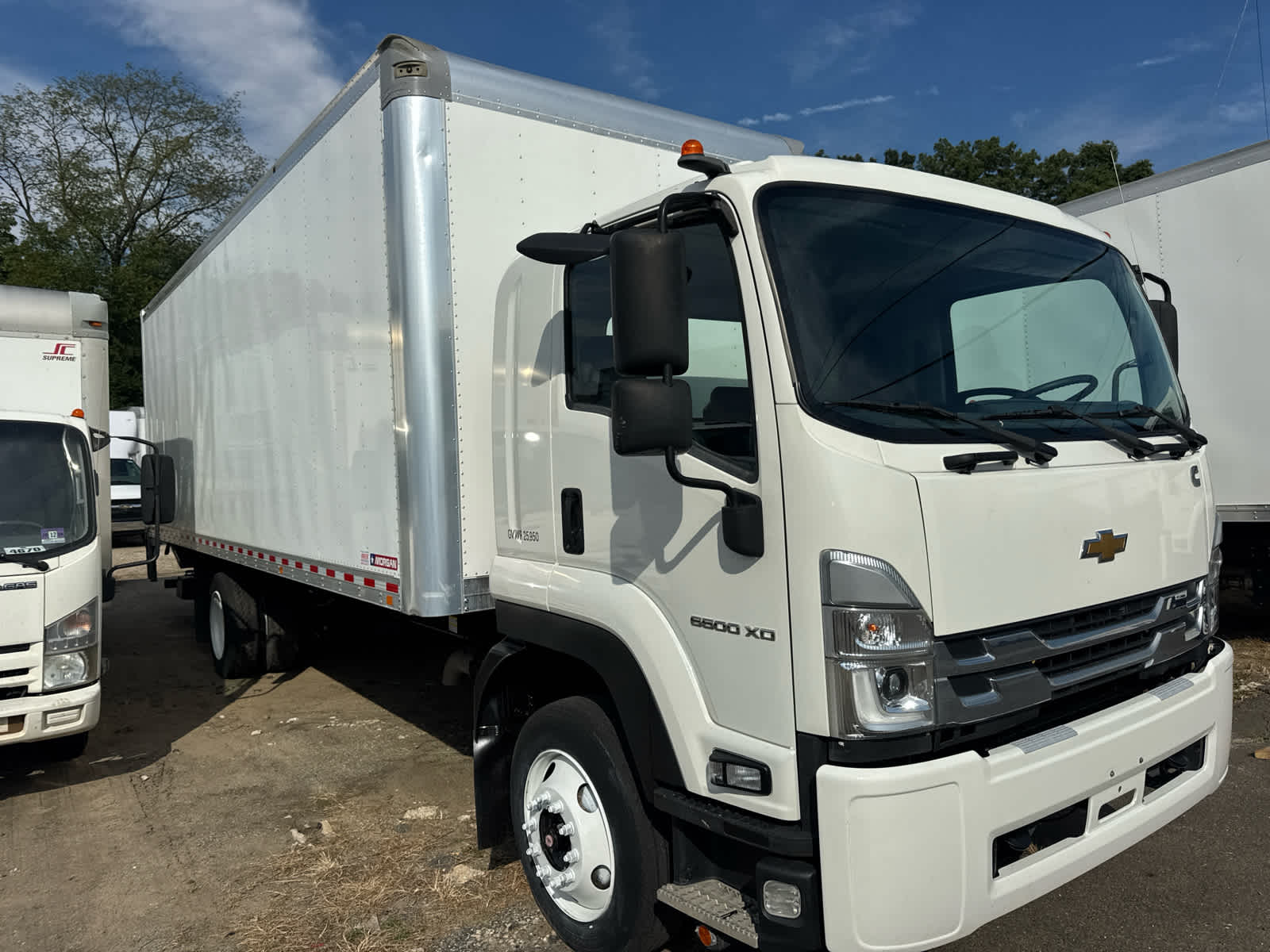 2024 Chevrolet Low Cab Forward 6500 XD 1WT