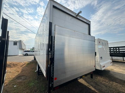 2025 Chevrolet Low Cab Forward 6500 XD NA