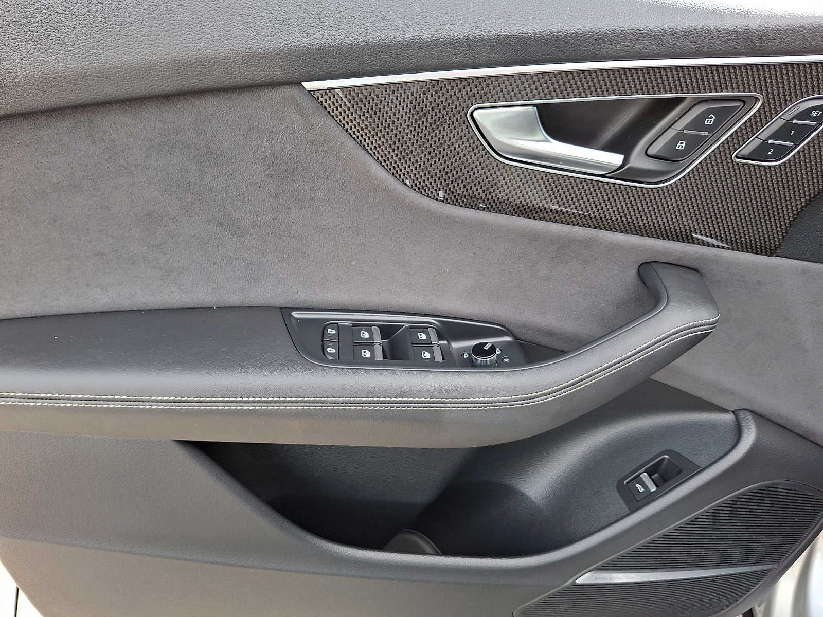 2023 Audi SQ8 Premium Plus