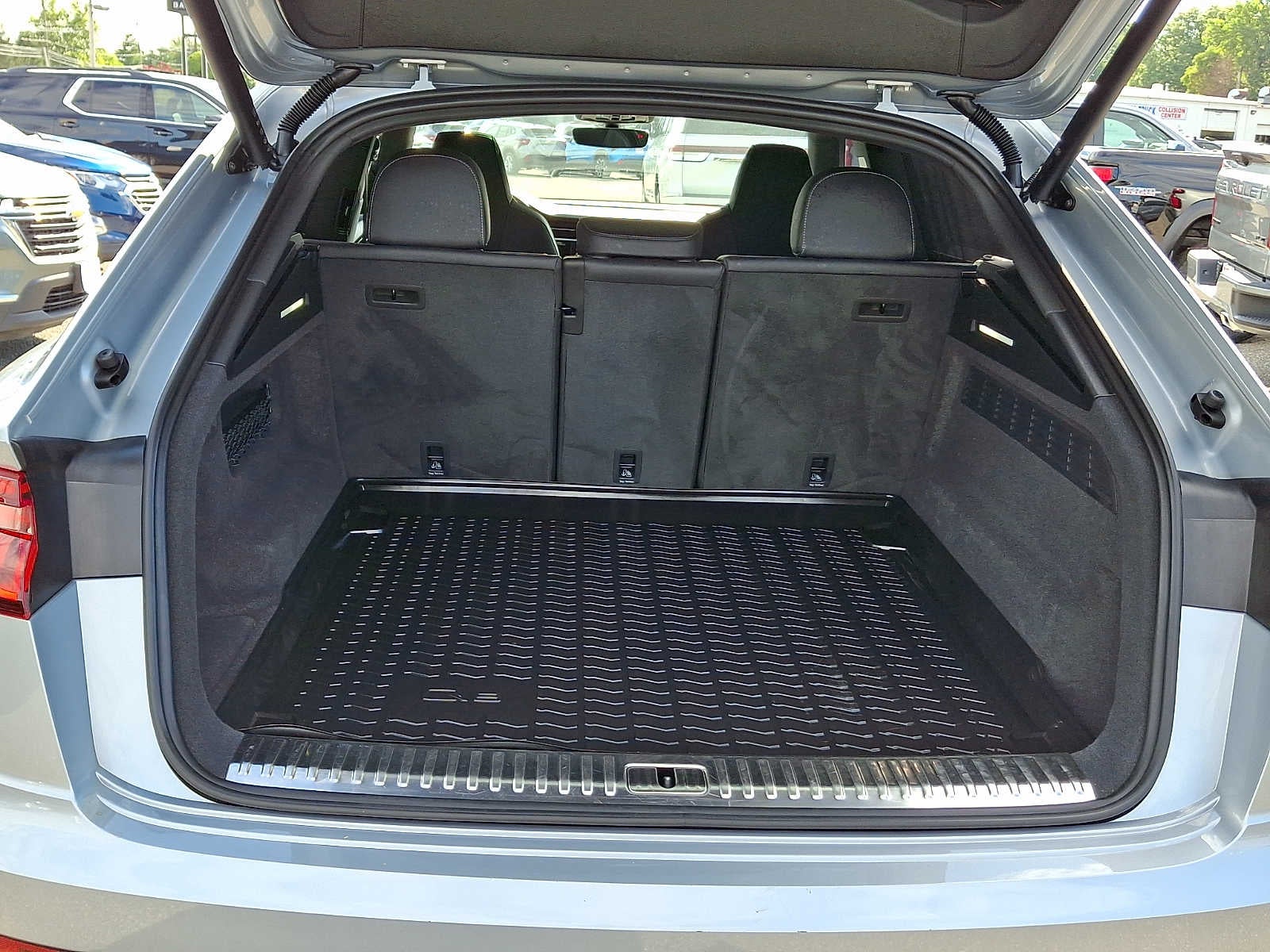 2023 Audi SQ8 Premium Plus