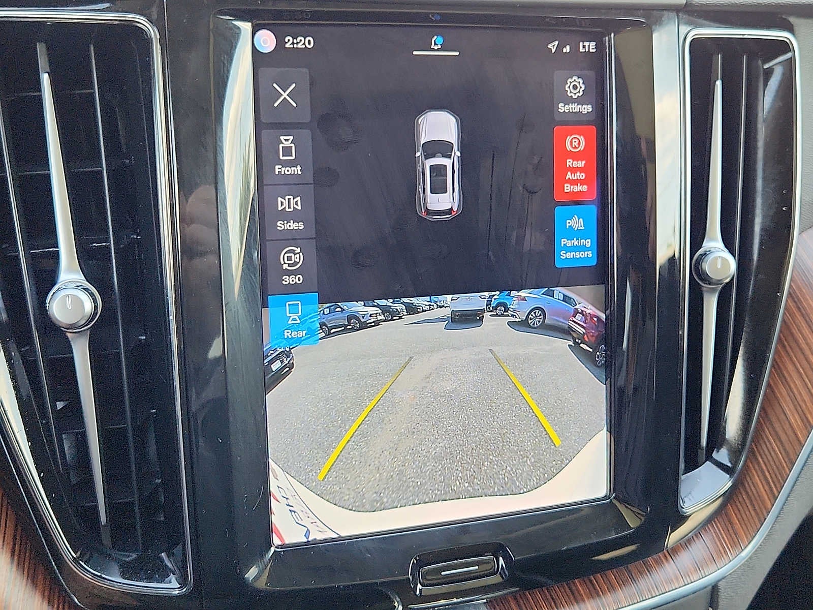 2023 Volvo XC60 Recharge Plug-In Hyb Plus Bright Theme