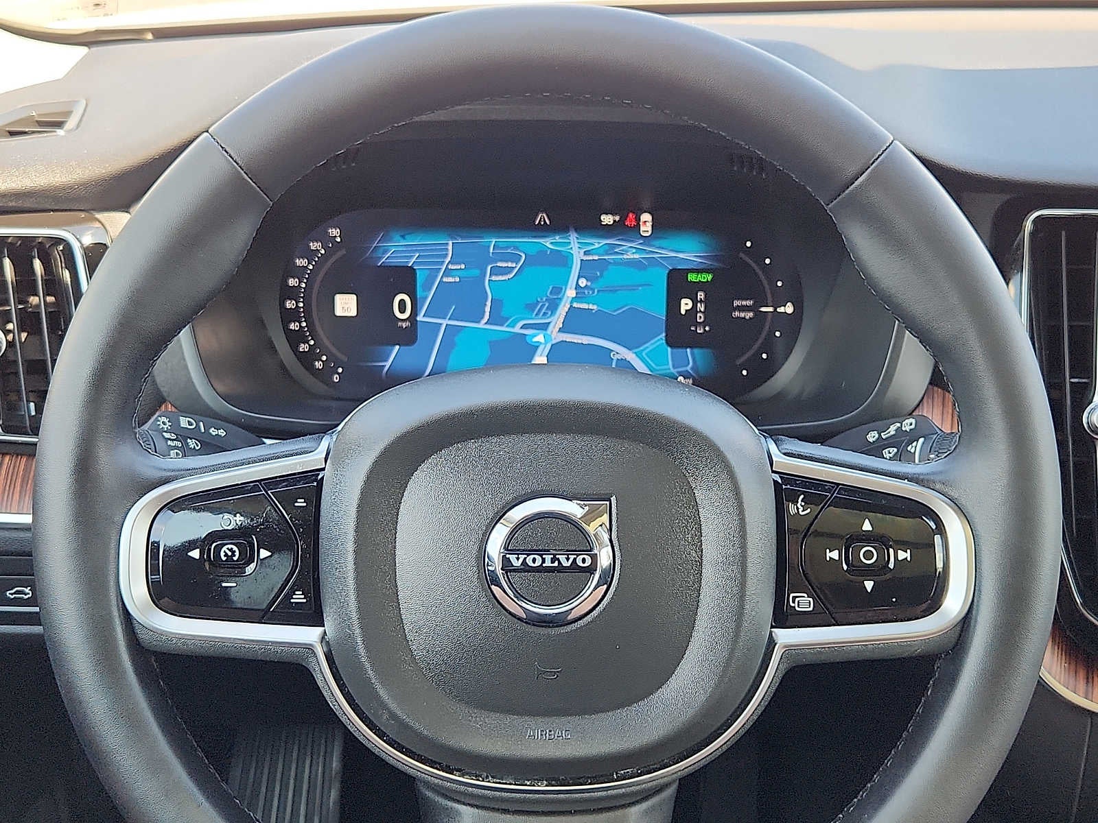 2023 Volvo XC60 Recharge Plug-In Hyb Plus Bright Theme