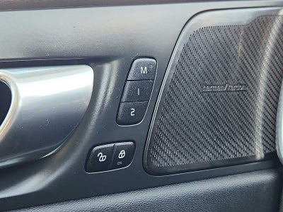 2023 Volvo XC60 Recharge Plug-In Hyb Plus Bright Theme