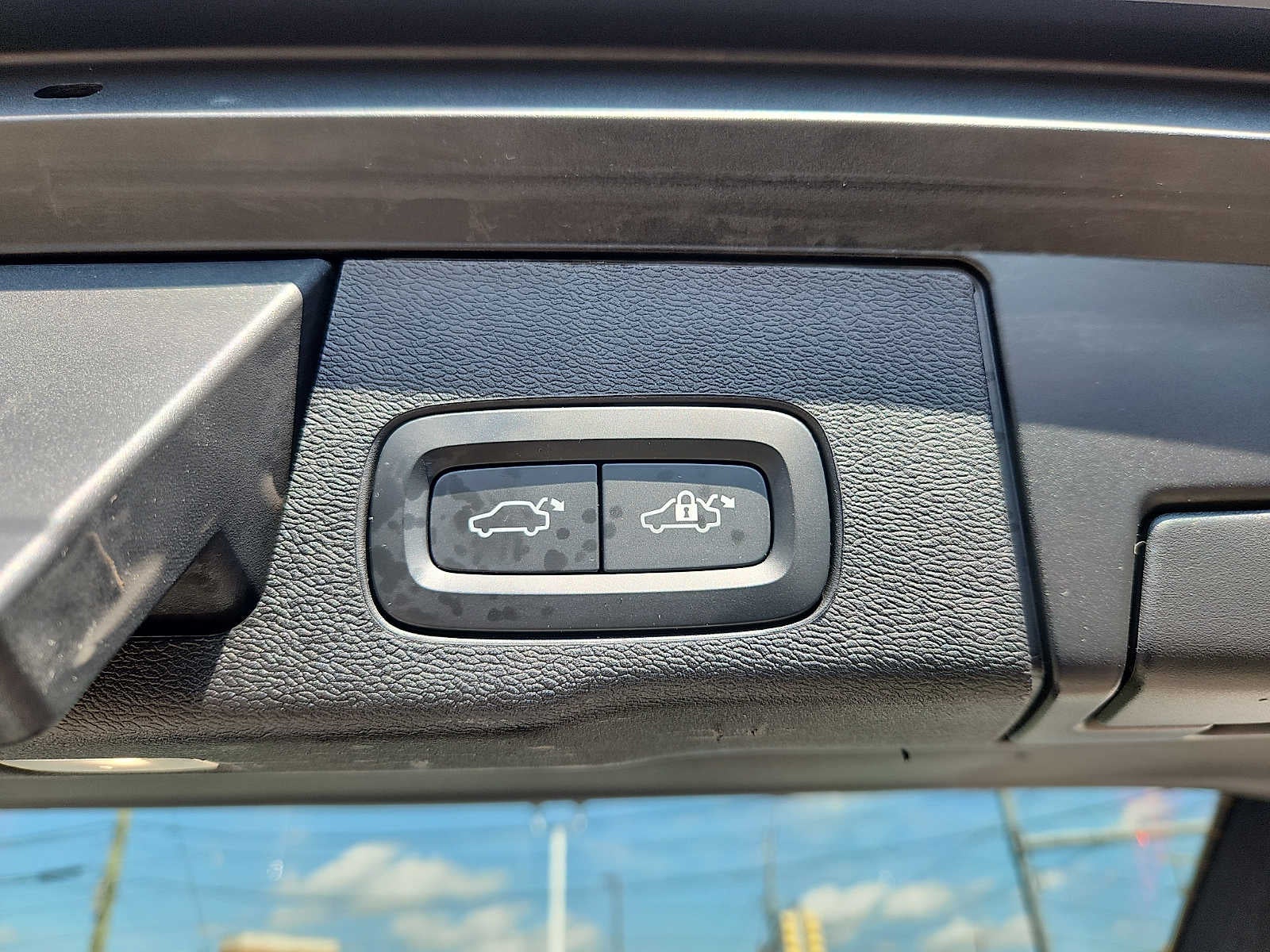 2023 Volvo XC60 Recharge Plug-In Hyb Plus Bright Theme