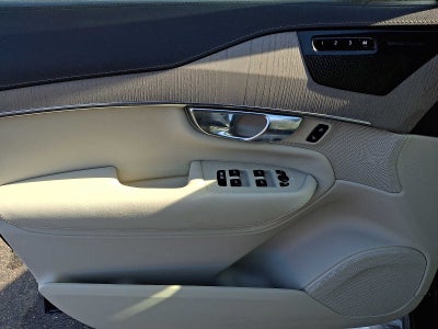 2025 Volvo XC90 Plug-In Hybrid Ultra