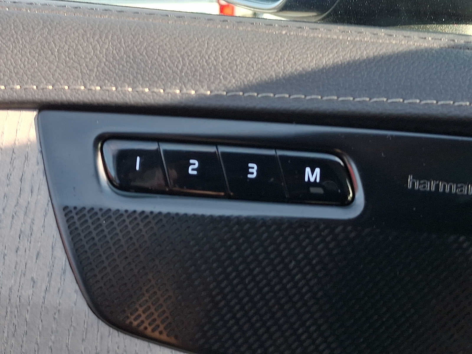 2025 Volvo XC90 Plug-In Hybrid Ultra